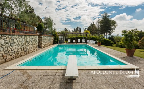 Castle for Sale in Cetona, Tuscany, Italy