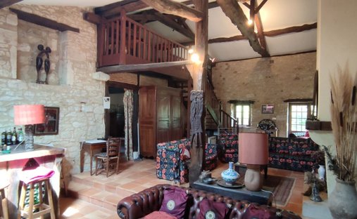 Castle for Sale in Gageac-et-Rouillac, Nouvelle-Aquitaine, France
