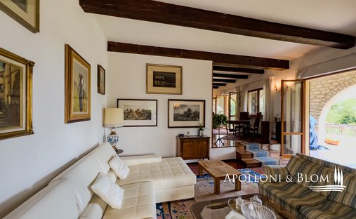 Castle for Sale in Cetona, Tuscany, Italy