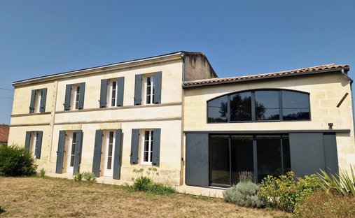 House in Izon, Nouvelle-Aquitaine, France 1