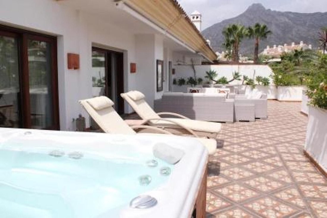 Apartamento en Playa Puerto Banús, Marbella, España 4 - 16220681