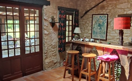 Castle for Sale in Gageac-et-Rouillac, Nouvelle-Aquitaine, France