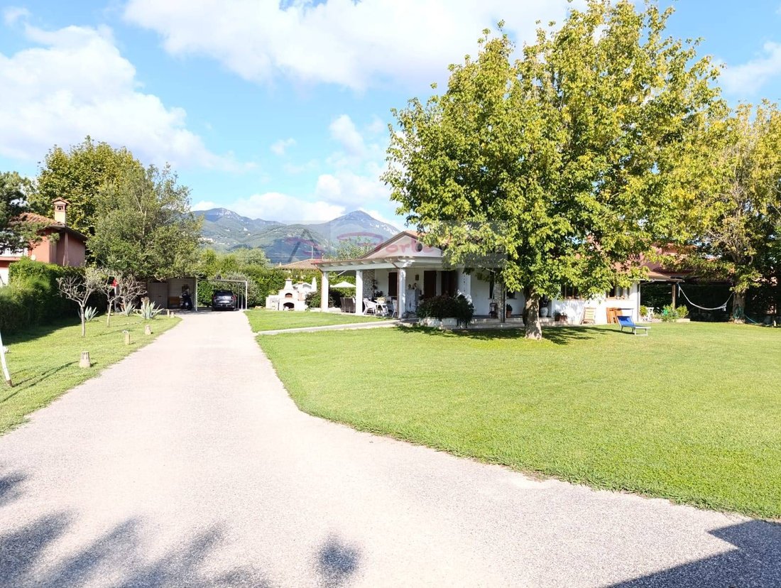 Villa in Tonfano, Pietrasanta, Italy 2 - 16222503