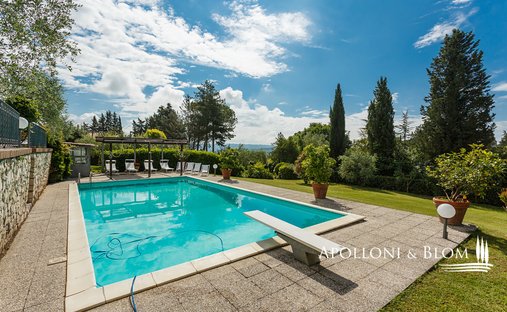 Castle for Sale in Cetona, Tuscany, Italy