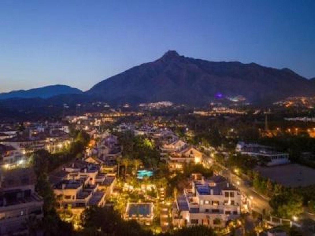 Apartamento en Playa Puerto Banús, Marbella, España 3 - 16220681
