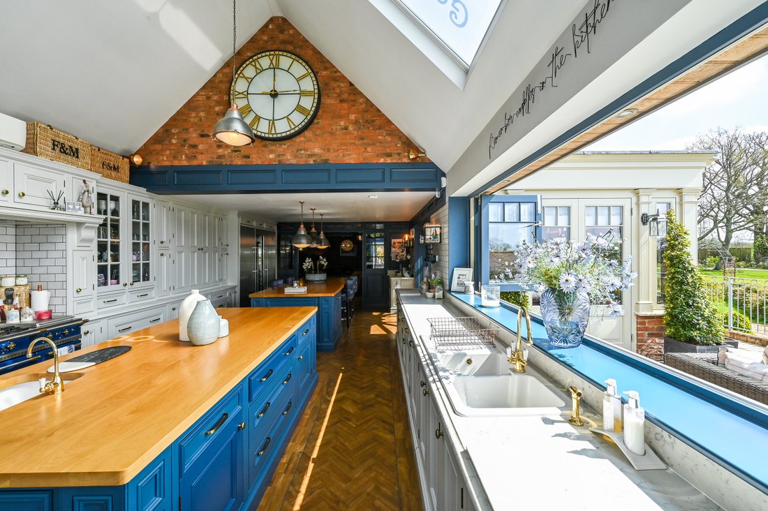 House in Horndean, England 4 - 14237852