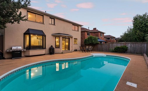 House in Oakville, Ontario, Canada 1