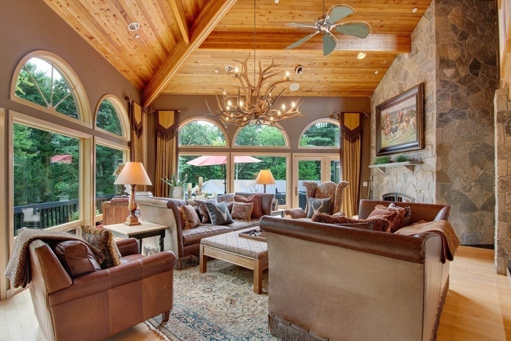 House in Framingham, Massachusetts, United States 5 - 16224091