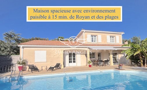 House in Saint-Sulpice-de-Royan, Nouvelle-Aquitaine, France 1