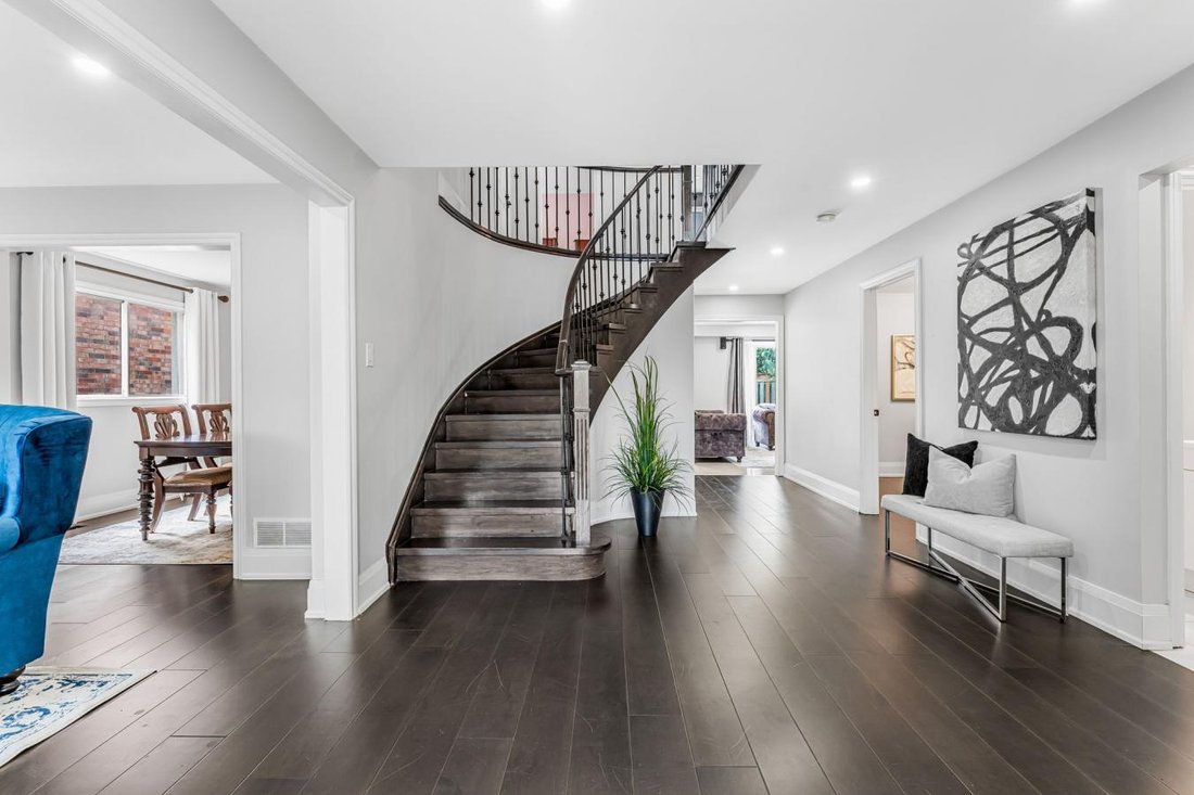 House in Oakville, Ontario, Canada 5 - 16223866