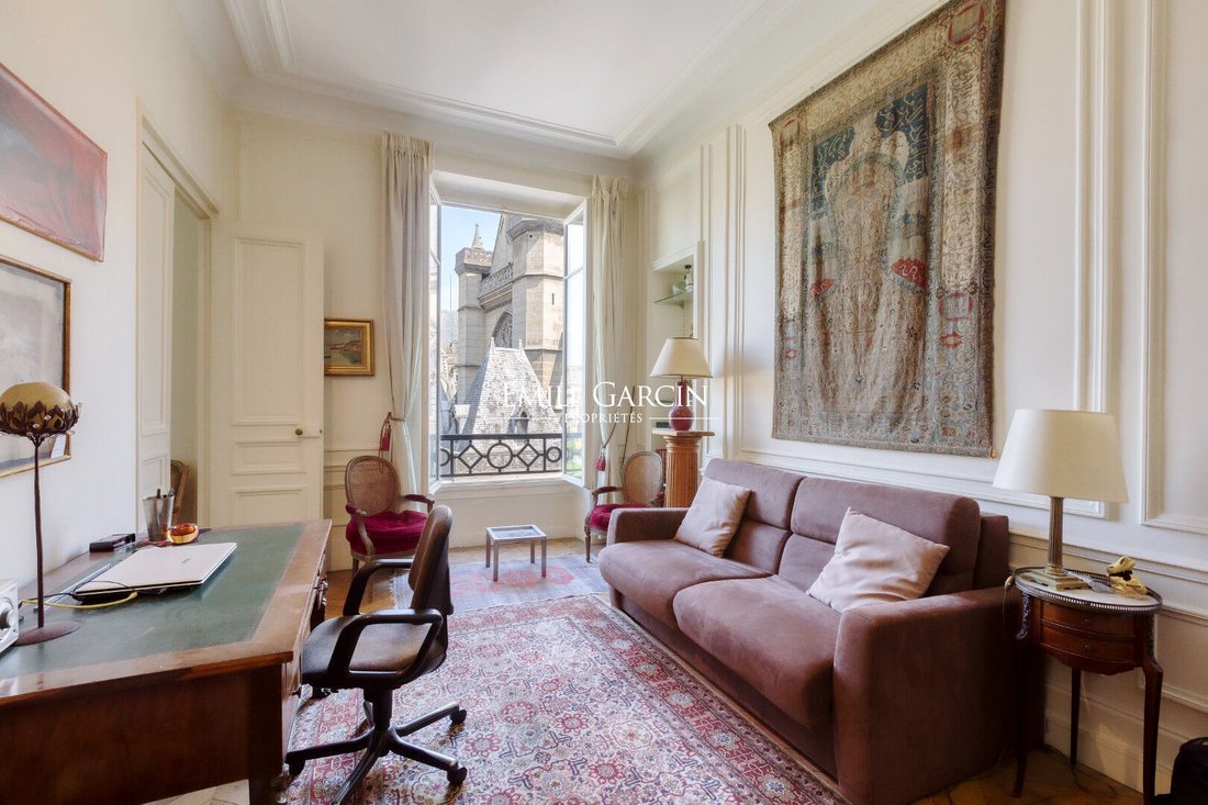 Apartment in Palais Royal, Paris 1er Arrondissement, Paris 5 - 16223363