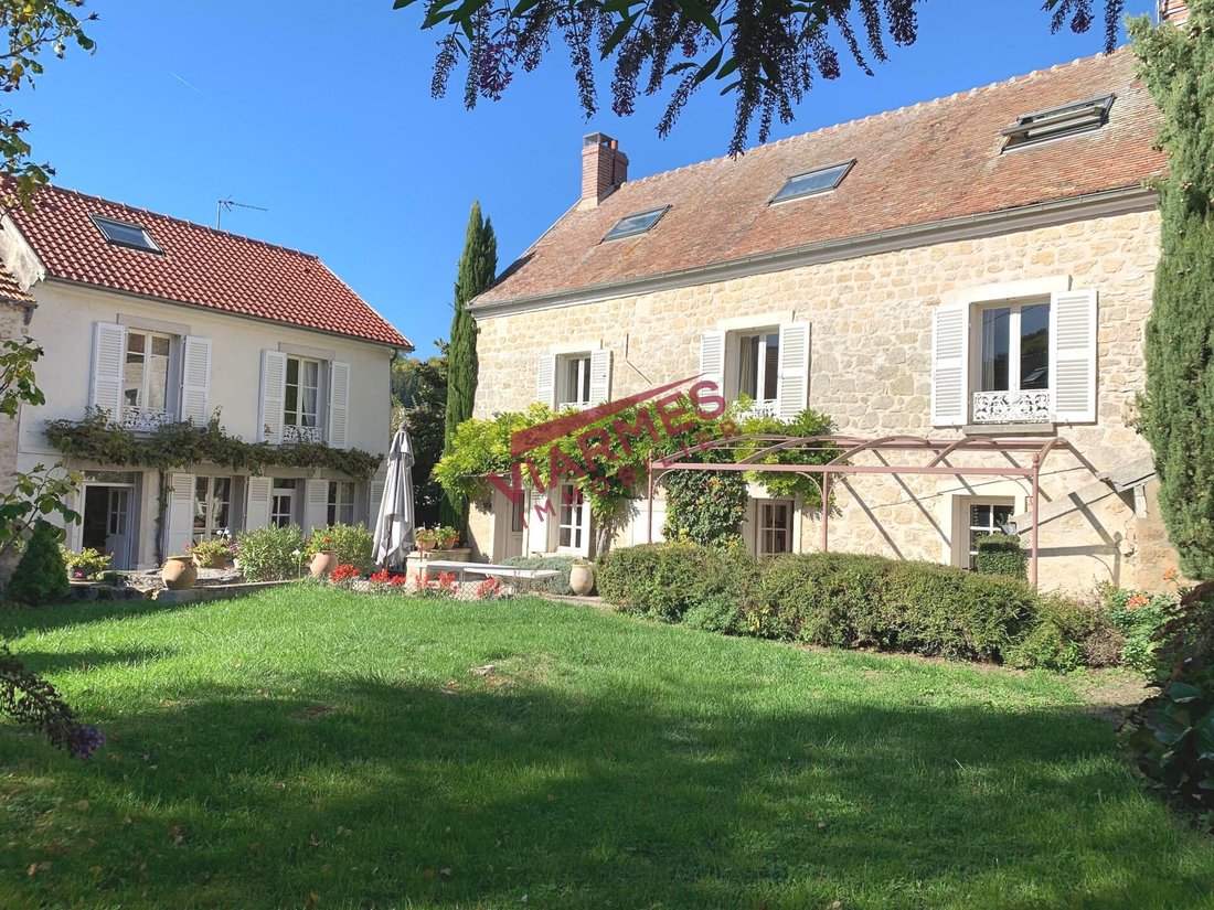 House in Noisy-sur-Oise, Ile-de-France, France 1 - 16224603