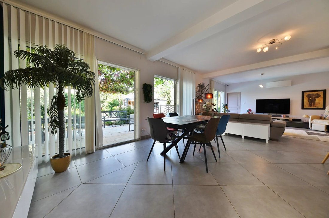 Villa in Euzet, Occitania, France 5 - 16223690