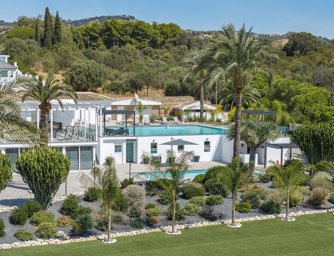 Villa in Elviria-Cabopino, Marbella, Spain 1 - 15683022