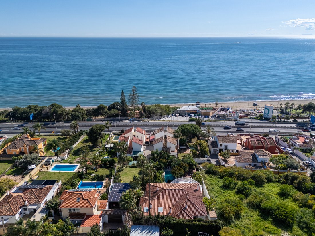 Villa in Rio Real, Marbella, Andalusia 2 - 16223781