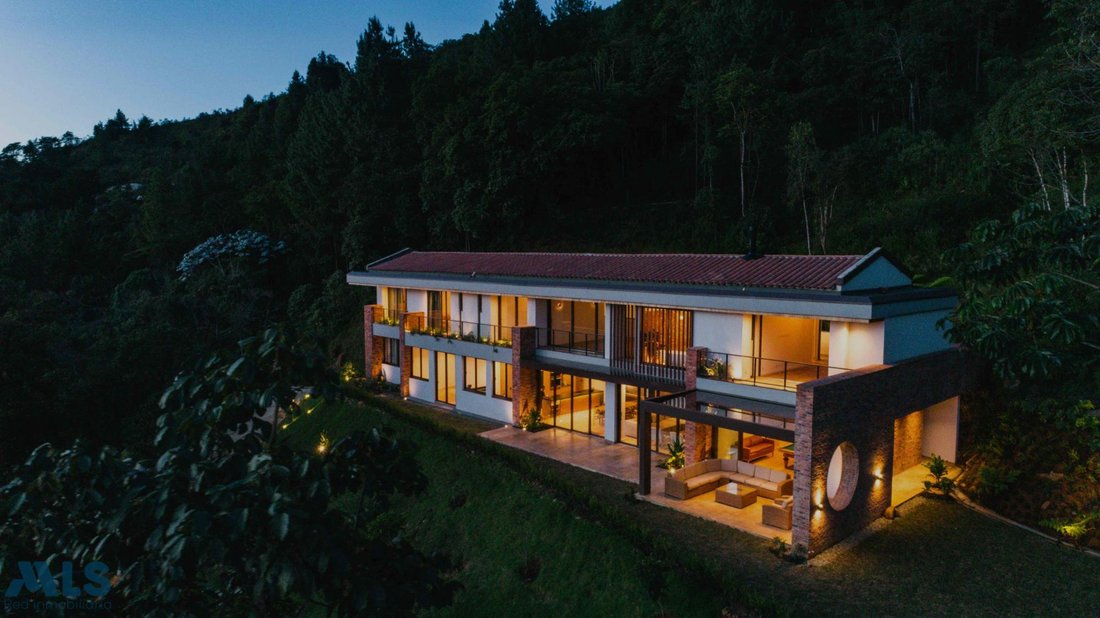 House in Envigado, Antioquia, Colombia 2 - 16223695