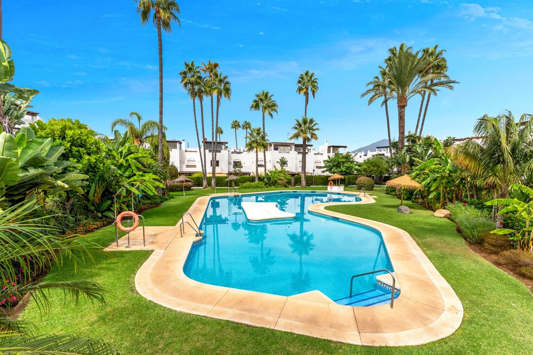 Townhouse in San Pedro de Alcantara, Andalusia, Spain 1 - 16227360