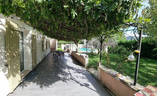 House in Taillades, Provence-Alpes-Côte d'Azur, France 1