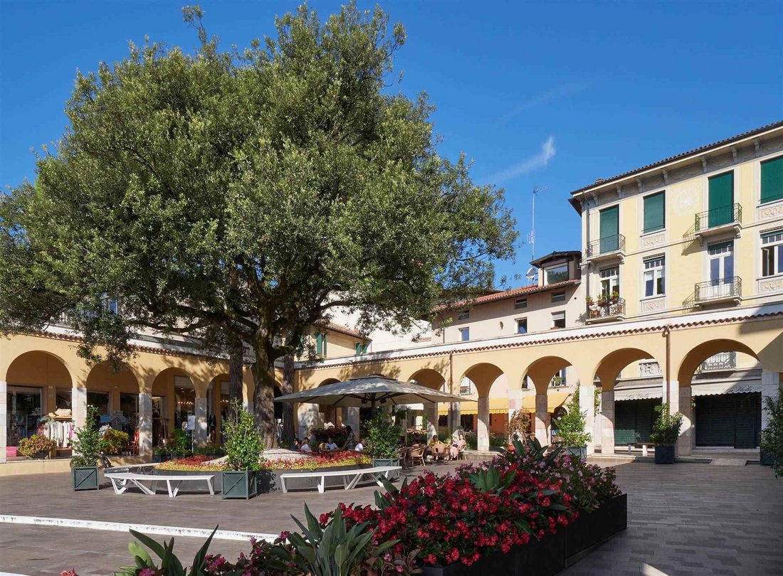 Appartement à Gardone Riviera, Lombardie, Italie 1 - 16230946