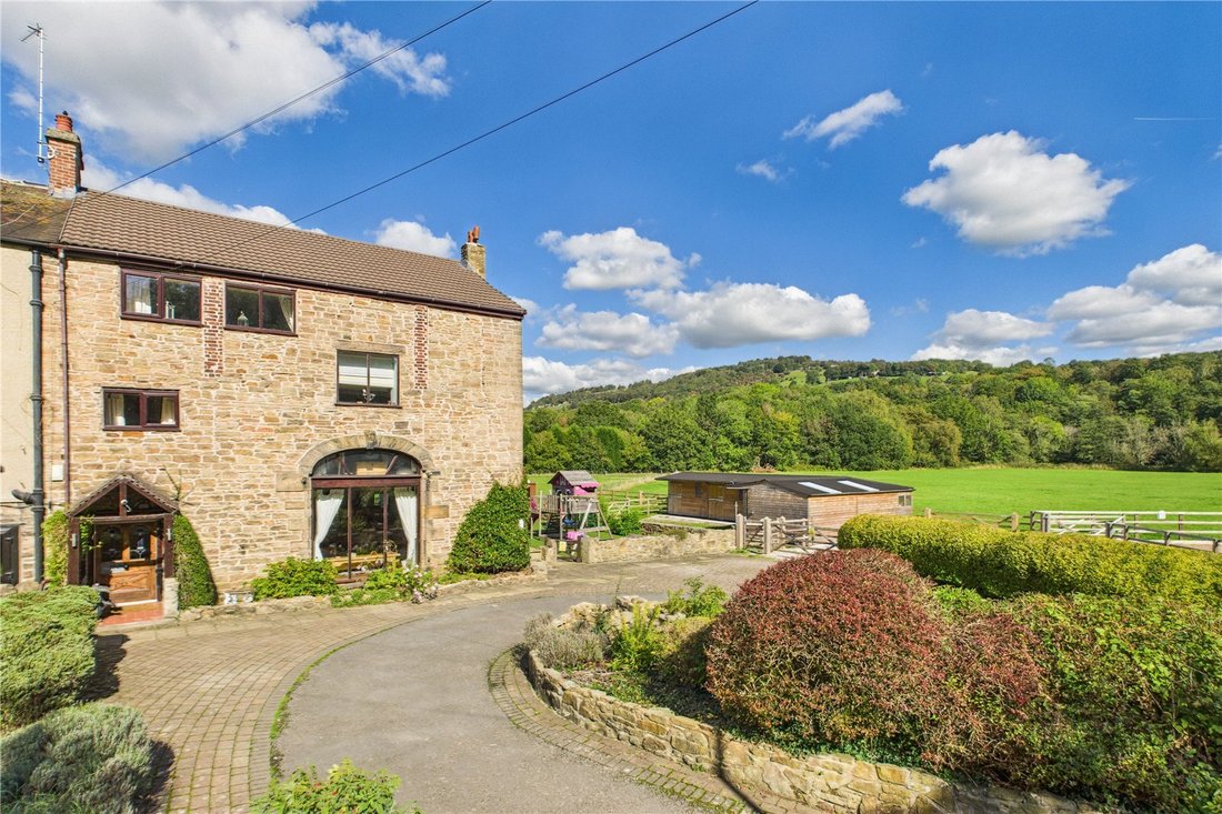 Strines, Marple, England 5 - 16227576