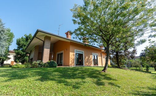 Villa in Lomagna, Lombardy, Italy 1
