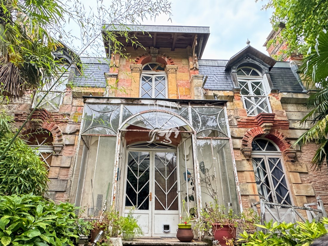 1854 Arcachonnaise Whispering of Salt & Pine – A Timeless Haven by the Sea