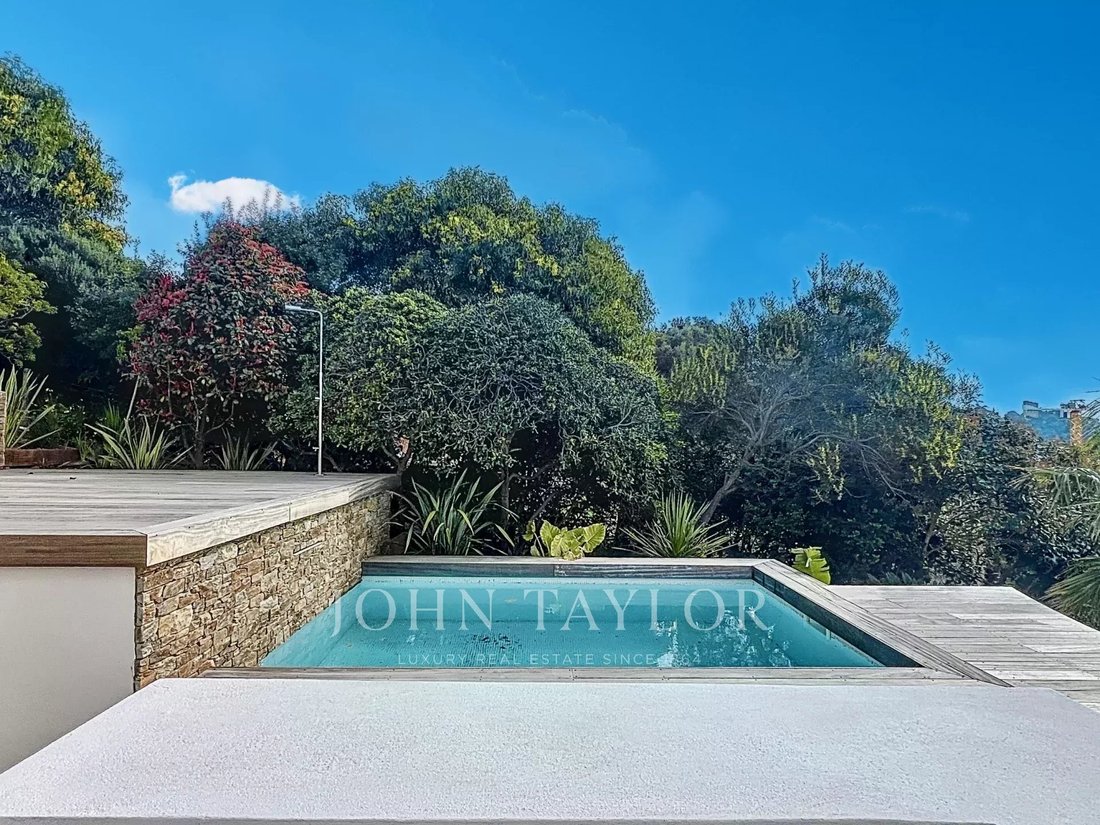Estate in Rayol-Canadel-sur-Mer, Provence-Alpes-Côte d'Azur, France 4 - 16225643