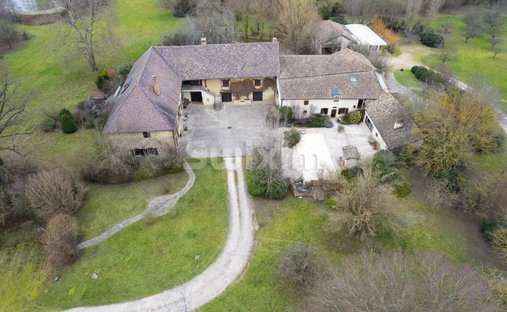 Castle for Sale in Villefranche-sur-Saone, Auvergne-Rhône-Alpes, France