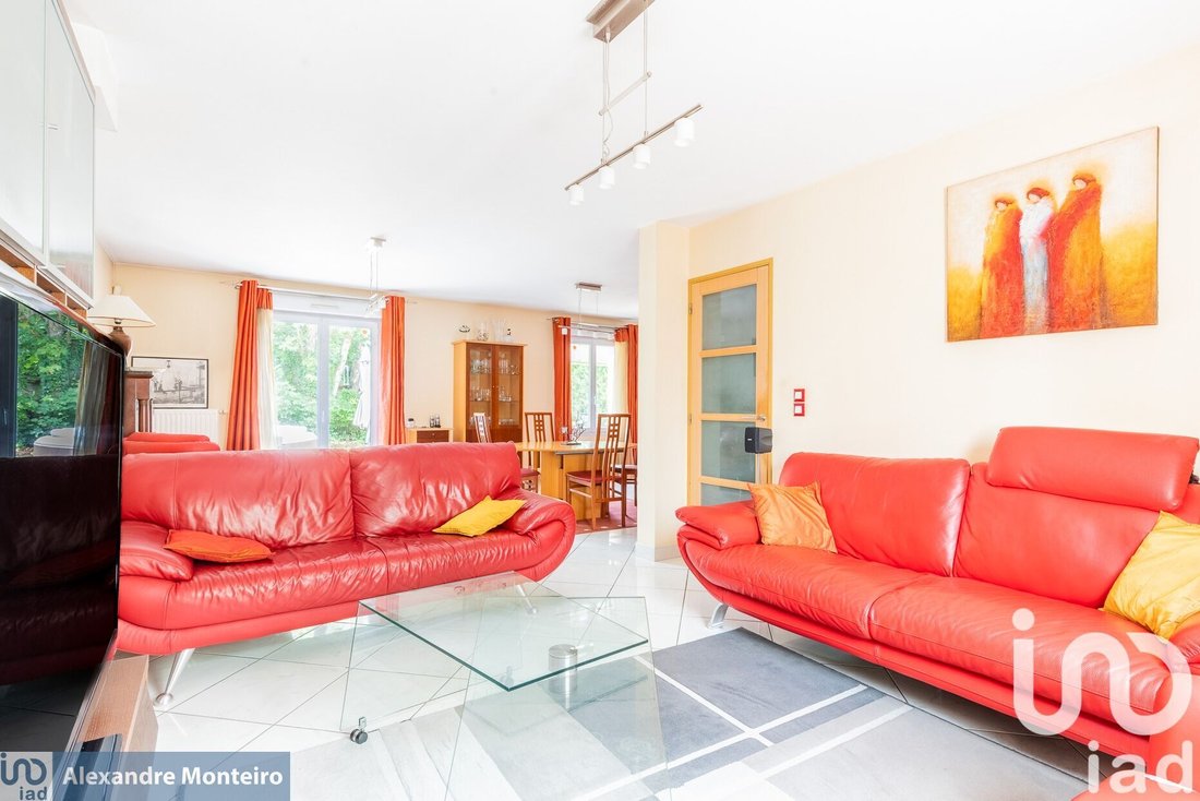 House in Mandres-les-Roses, Ile-de-France, France 3 - 16226980