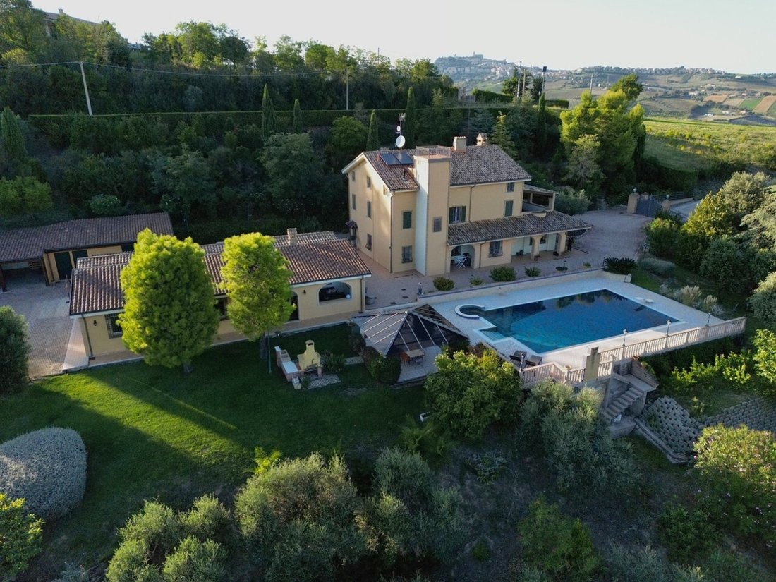 Villa in Montegiorgio, Marche, Italy 1 - 16161655