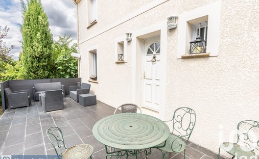 House in Mandres-les-Roses, Ile-de-France, France 1