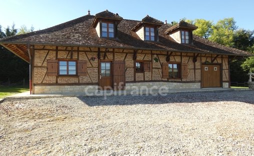 House in Saint-Germain-du-Bois, Bourgogne – Franche-Comté, France 1