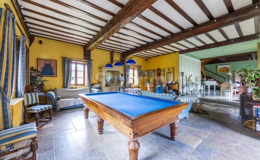 Castle for Sale in Villefranche-sur-Saone, Auvergne-Rhône-Alpes, France