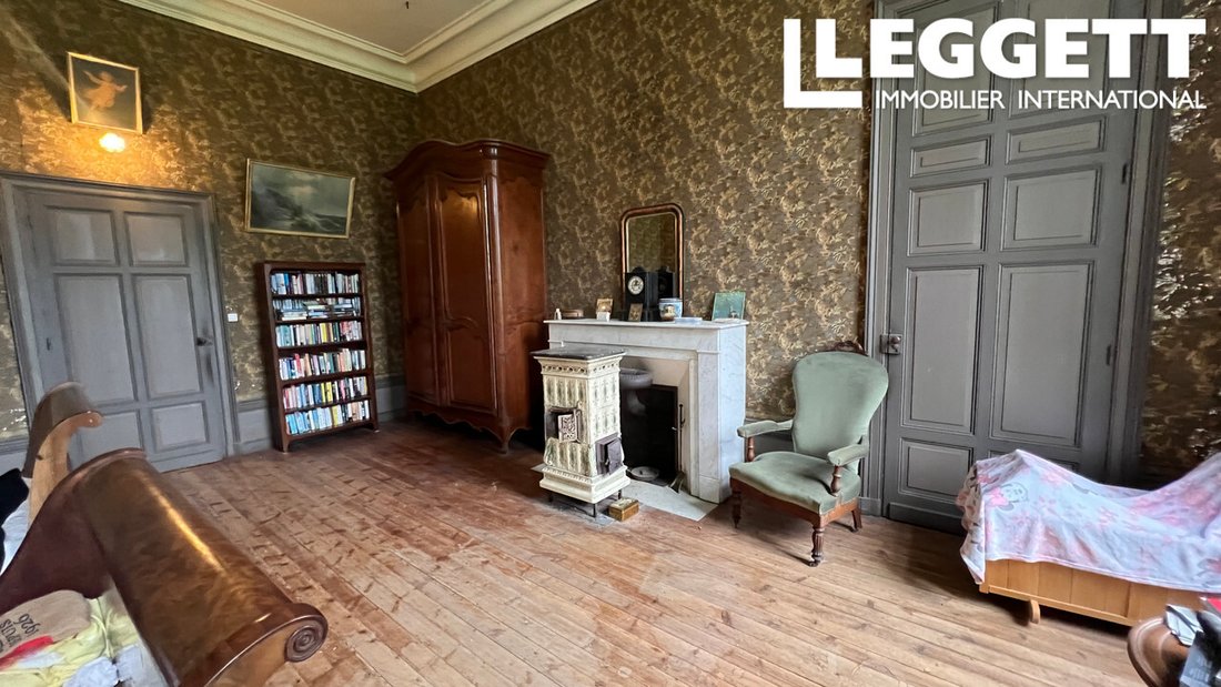 Écurat’s Neo-Gothic Dream: A 19th-Century Château Awaiting Its Renaissance