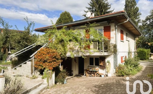 House in Viry, Auvergne-Rhône-Alpes, France 1