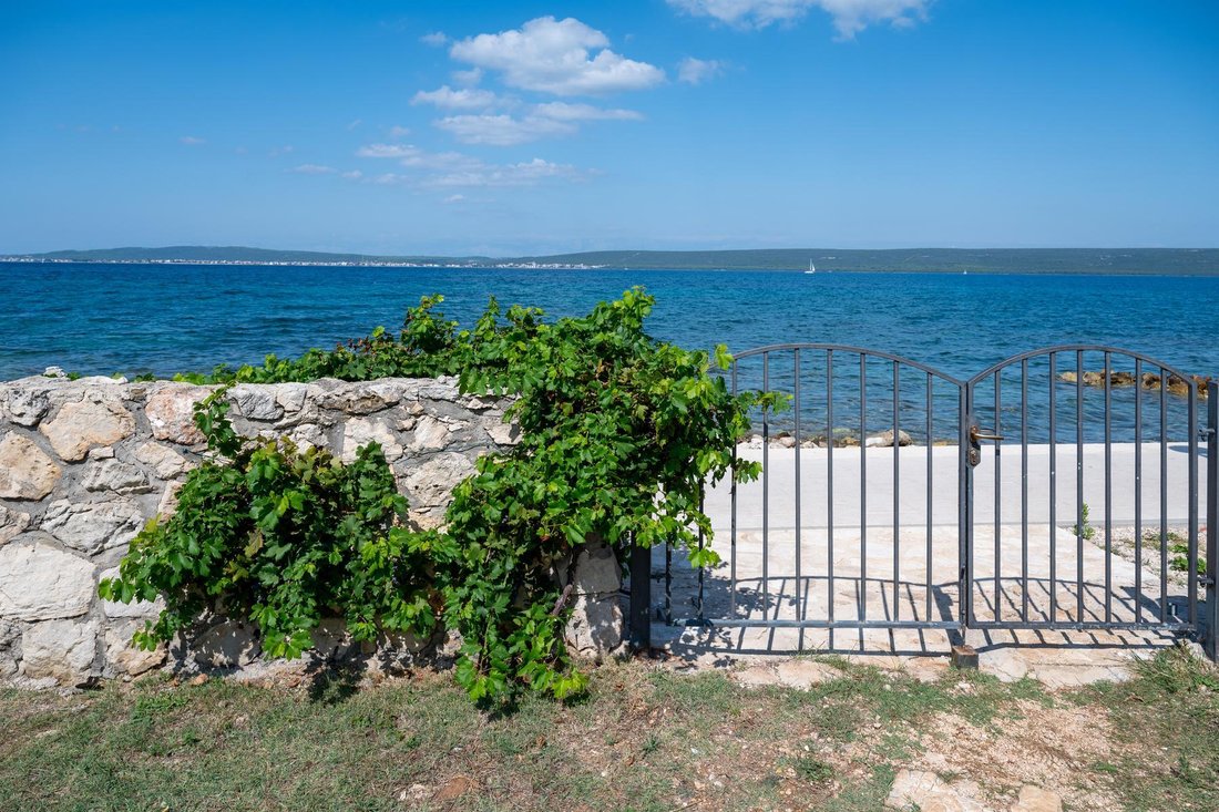 Villa in Dobropoljana, Zadar County, Croatia 2 - 13809256