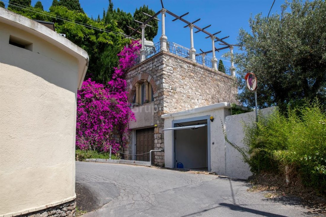 Villa in Central Hill, Alassio, Liguria 2 - 16227244