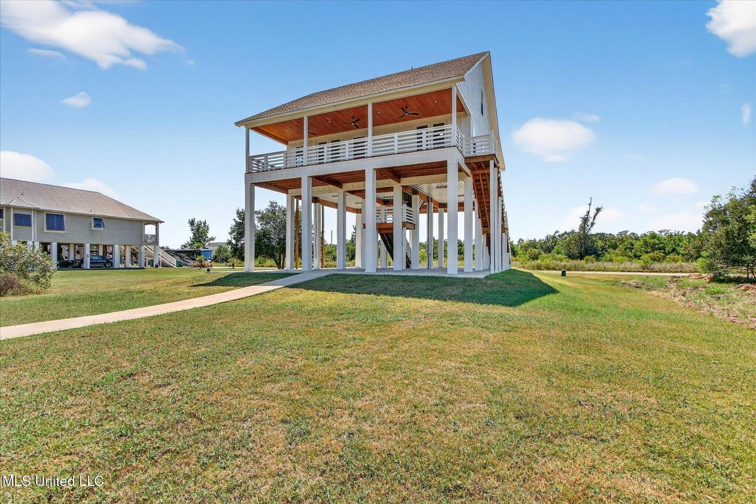 House in Bay St. Louis, Mississippi, United States 3 - 16225198