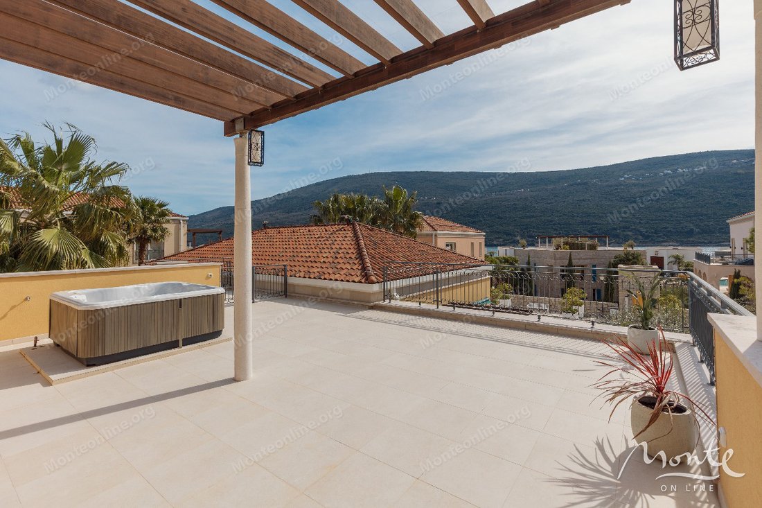 Villa in Kumbor, Herceg Novi Municipality, Montenegro 4 - 16226815