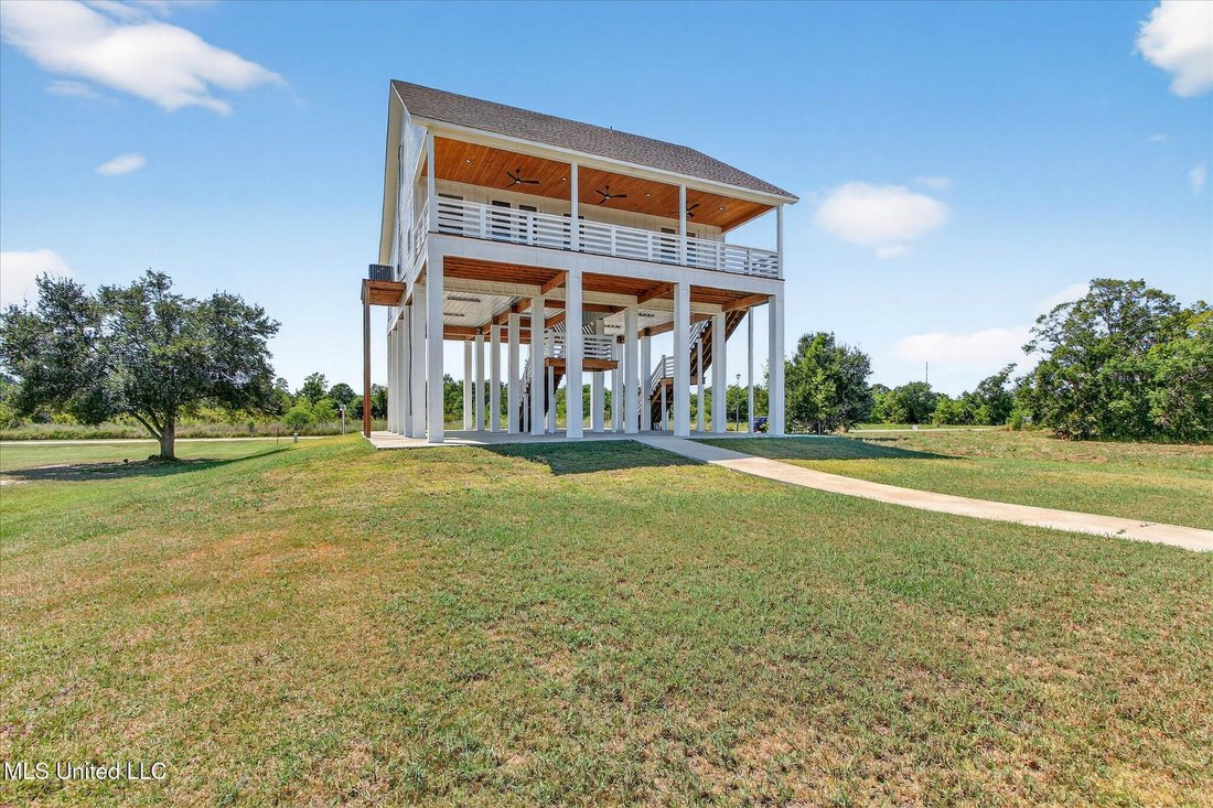 House in Bay St. Louis, Mississippi, United States 4 - 16225198