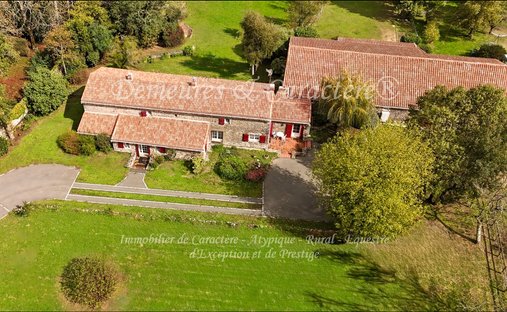 Castle for Sale in Challans, Pays de la Loire, France