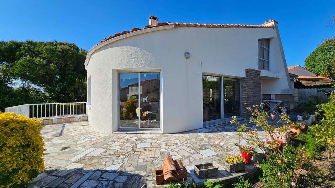 House in Le Fief-La Garenne, Royan, France 2 - 16125286