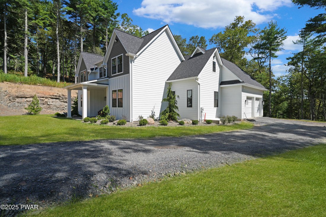 House in Milford, Pennsylvania, United States 4 - 16230310