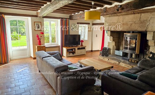 Castle for Sale in Challans, Pays de la Loire, France