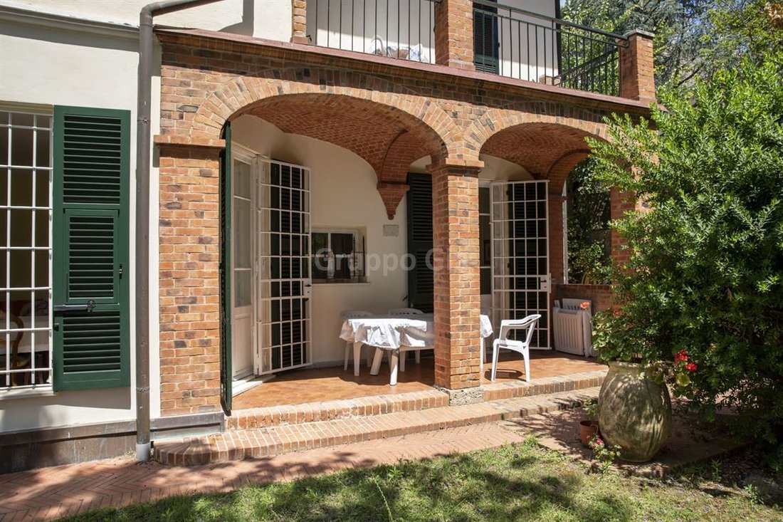 Villa in Central Hill, Alassio, Liguria 3 - 16227244