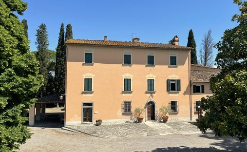 Castle for Sale in Molino d'Egola, Tuscany, Italy