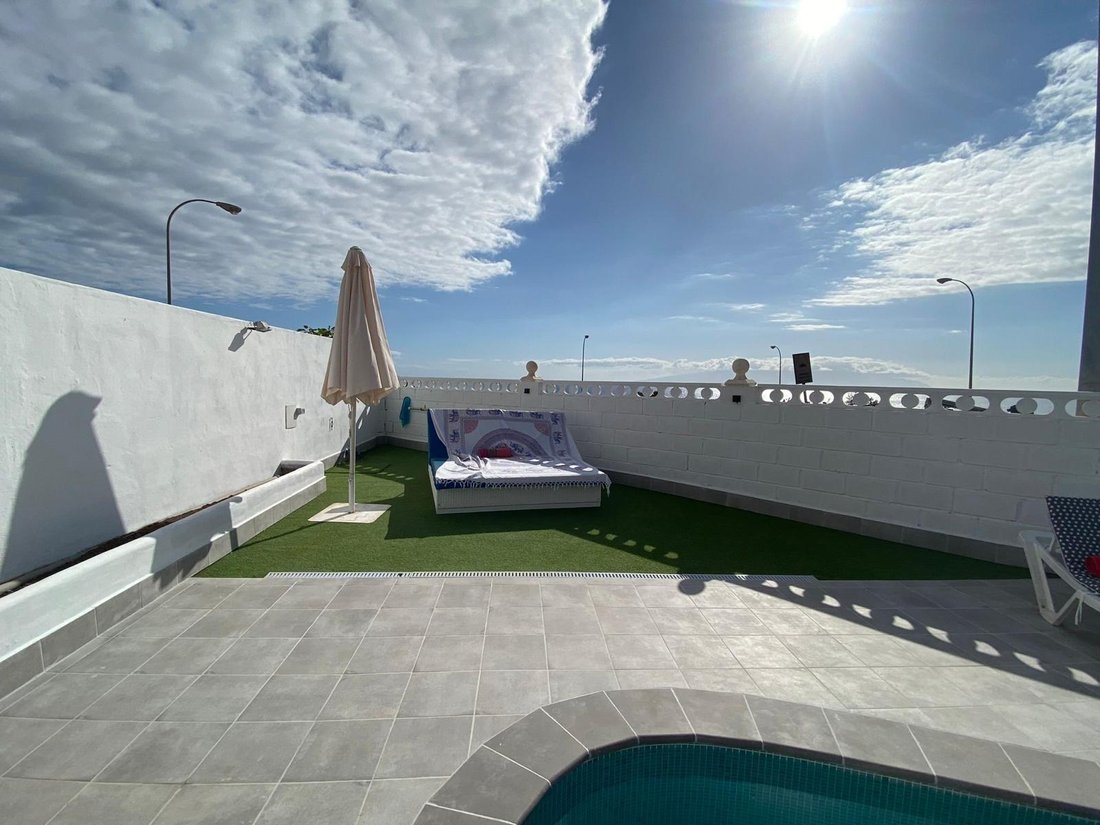 Villa in Callao Salvaje, Adeje, Canary Islands 1 - 16227234