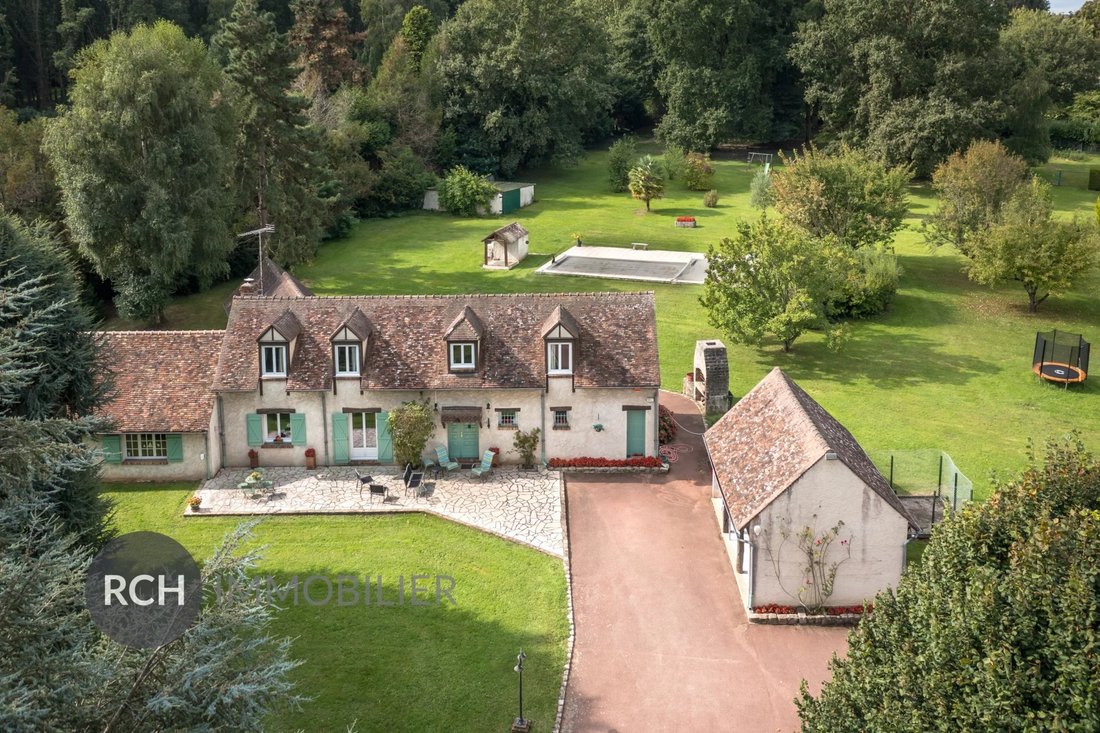 House in Montfort-l'Amaury, Ile-de-France, France 2 - 16225809