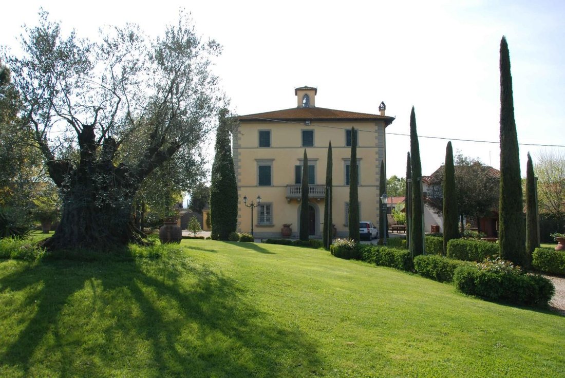 Villa in Castelfranco di Sotto, Tuscany, Italy 1 - 16227607