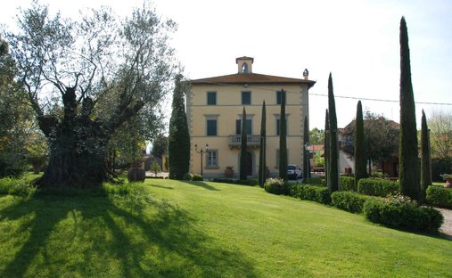 Villa in Castelfranco di Sotto, Tuscany, Italy 1